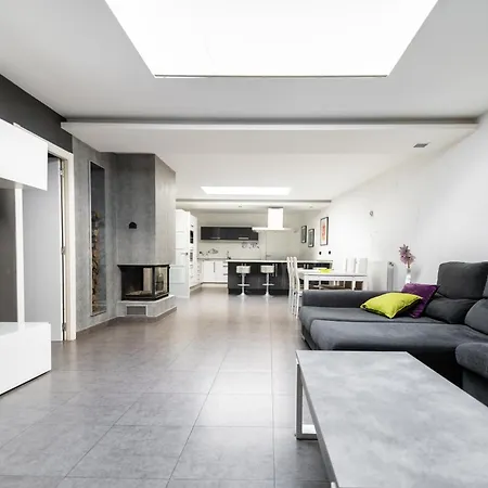 Junto Al Mar カストロ・ウルディアレス